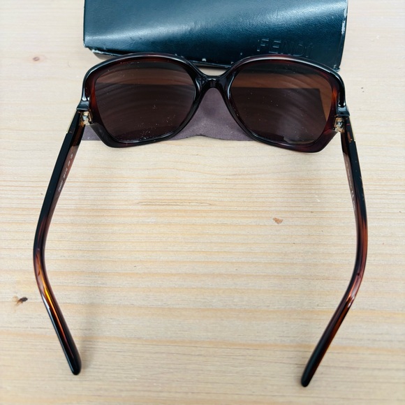 Fendi Brown Tortoise FS5227 Square Sunglasses Women’s W/ Case Preloved‎ main image 11